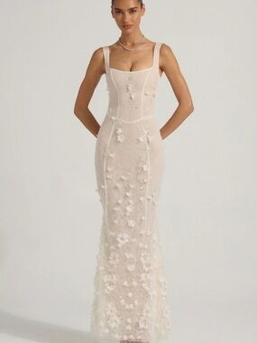Oh Polly Elegant White Floral Appliqué Sheath Corset Dress NWT